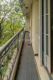 Image 44 - 1004351