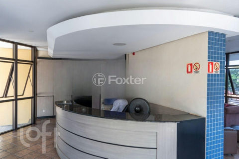Image 30 - 1004353