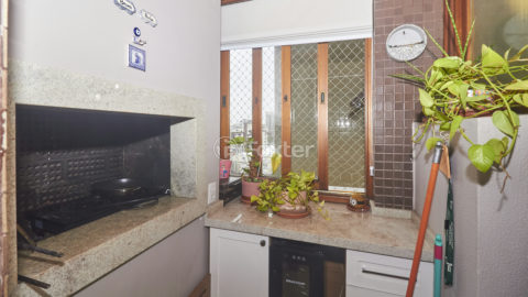 Image 4 - 1004365