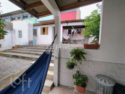 Image 40 - 1004433