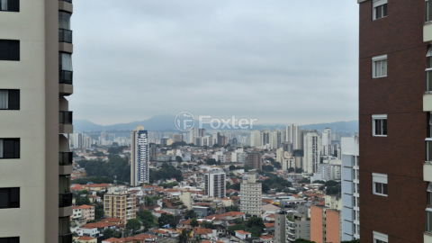 Image 34 - 1004458
