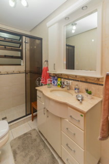 Image 31 - 1004470