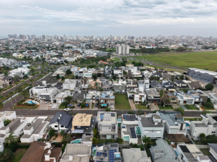 Image 37 - 1004471