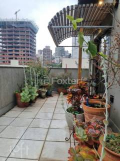 Image 1 - 1004489