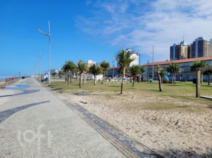 Image 35 - 1004498