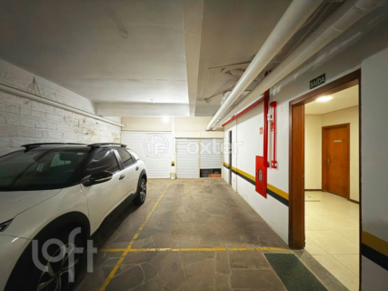 Image 38 - 1004674