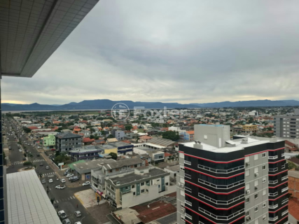 Image 21 - 1004680