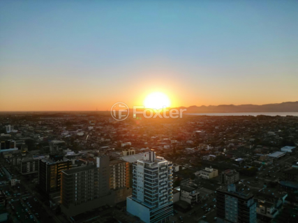 Image 5 - 1004688