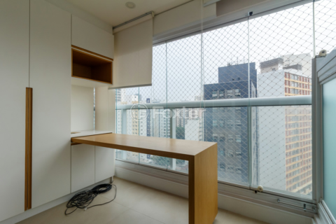 Image 7 - 1004696