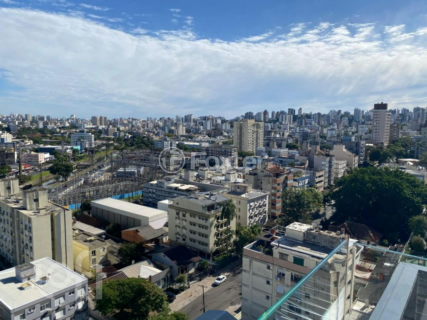 Image 15 - 1004697