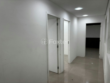 Image 7 - 1004722