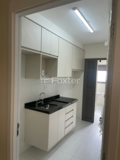 Image 2 - 1004743