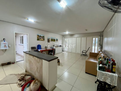 Image 4 - 1004790