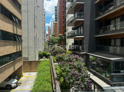 Image 13 - 1004798
