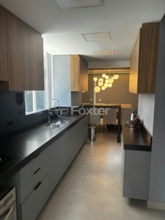 Image 4 - 1004798