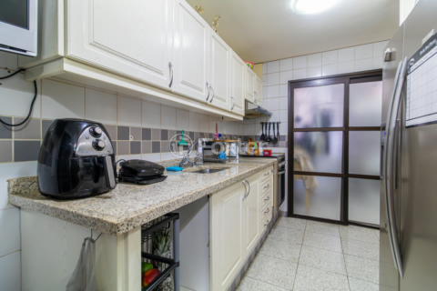 Image 29 - 1004810