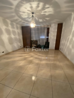 Image 37 - 1004843