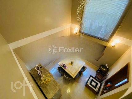 Image 35 - 1004847