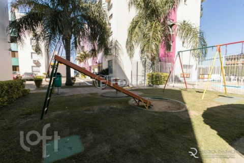 Image 33 - 1004885