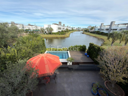 Image 39 - 1004887