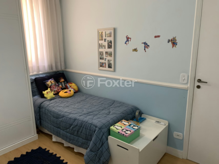 Image 11 - 1004933