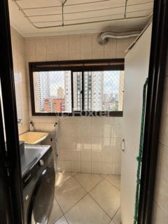Image 7 - 1004998