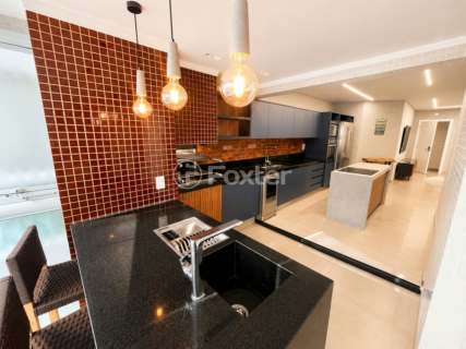 Image 3 - 1005062