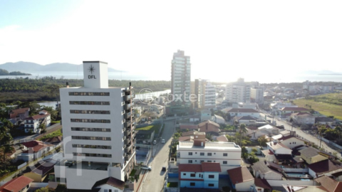 Image 4 - 1005107