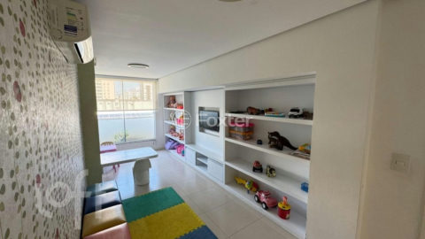 Image 30 - 1005116