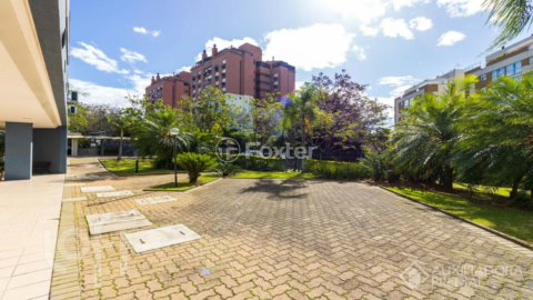 Image 34 - 1005118