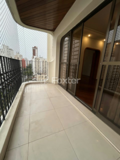 Image 34 - 1005158
