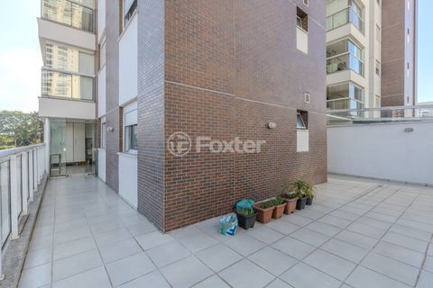 Image 4 - 1005256
