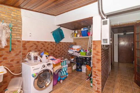 Image 21 - 100528