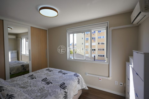 Image 8 - 1005281