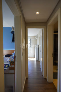 Image 16 - 1005281