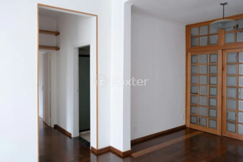 Image 4 - 1005329