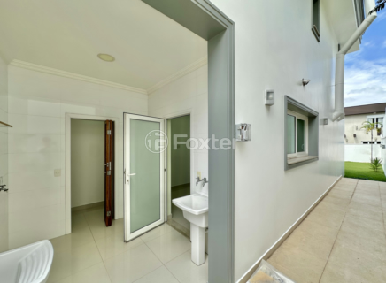 Image 38 - 1005330