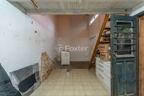 Image 30 - 1005358