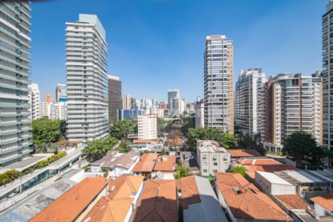Image 8 - 1005593