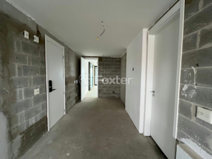 Image 33 - 1005643