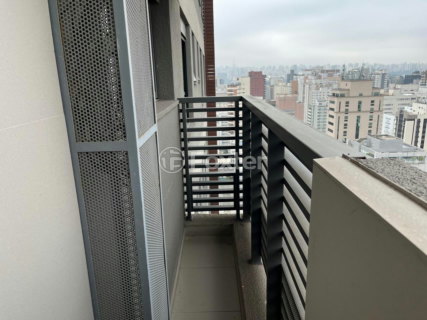 Image 37 - 1005643