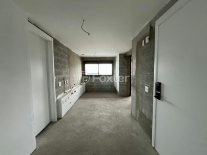 Image 32 - 1005643