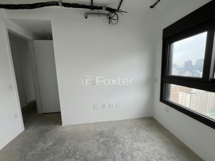 Image 31 - 1005643