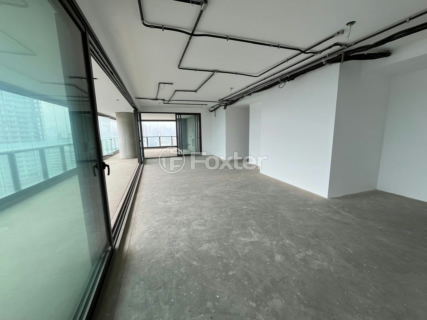 Image 4 - 1005643