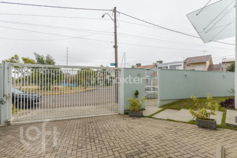 Image 34 - 1005690