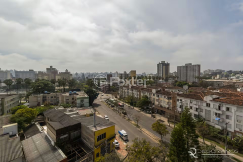 Image 19 - 1005737