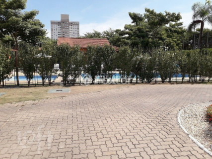 Image 15 - 1005811