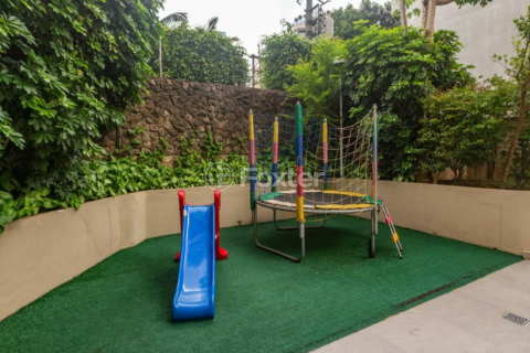 Image 15 - 1005848