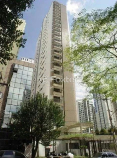 Image 17 - 1005871