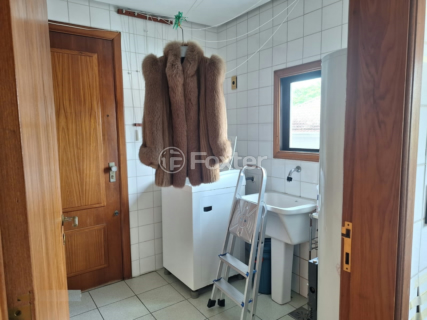 Image 8 - 1005874